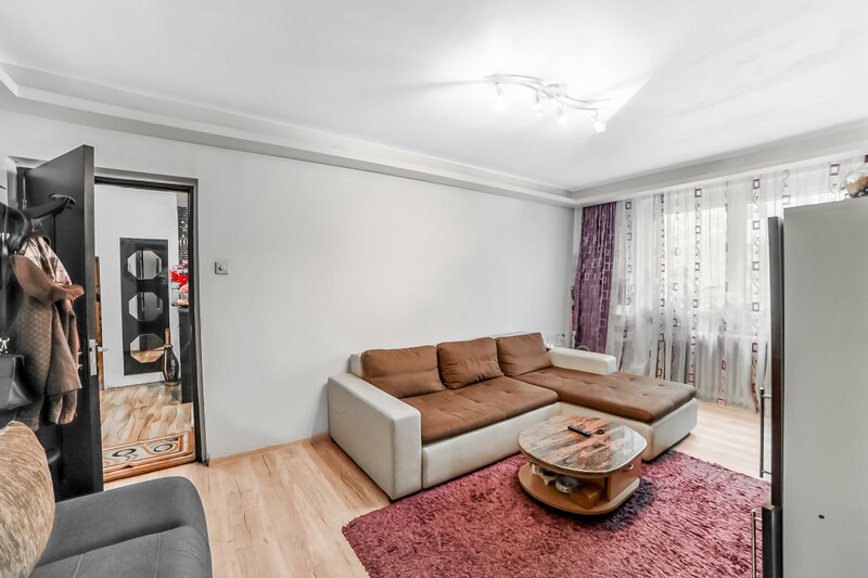 Fizicienilor, 4 camere parter, bloc 1986,